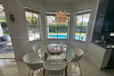 Villa ou maison à louer à Weston, Floride: 6 chambres, 305.83 m2 № 1921610 - photo 16
