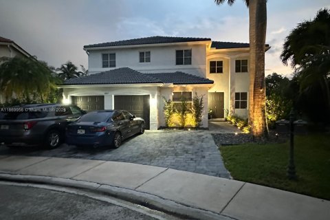 Villa ou maison à louer à Weston, Floride: 6 chambres, 305.83 m2 № 1921610 - photo 3
