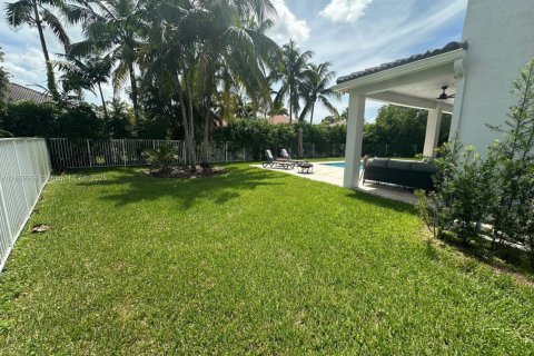 Villa ou maison à louer à Weston, Floride: 6 chambres, 305.83 m2 № 1921610 - photo 6