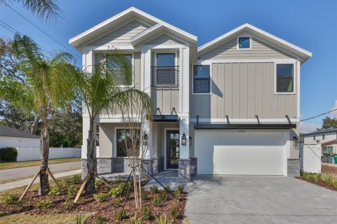Casa en Tampa, Florida 5 dormitorios, 307.97 m2 № 2117873