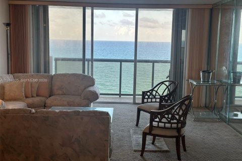Condo in Miami Beach, Florida, 2 bedrooms № 2081296 - photo 5