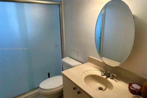 Condo in Miami Beach, Florida, 2 bedrooms № 2081296 - photo 19