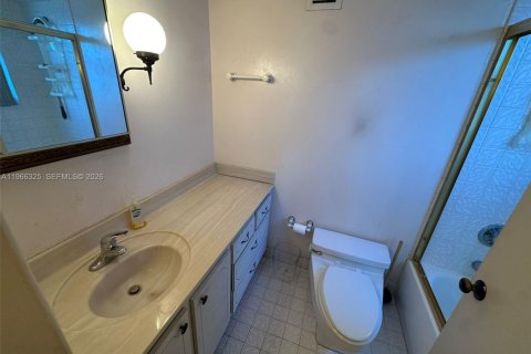 Condo in Miami Beach, Florida, 2 bedrooms № 2081296 - photo 20