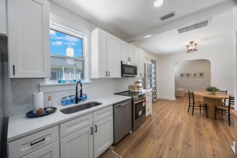 Villa ou maison à vendre à Saint Petersburg, Floride: 2 chambres, 114.08 m2 № 1651808 - photo 17
