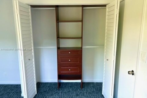 Снять в аренду кондоминиум в Окленд-Парк, Флорида 2 спальни, № 1992202 - фото 13