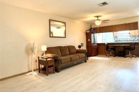 Condo in Sebring, Florida, 2 bedrooms  № 1852519 - photo 10