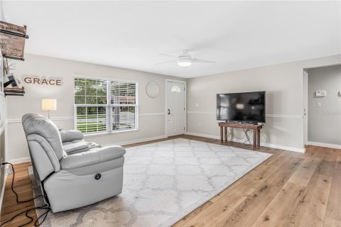 House in Safety Harbor, Florida 3 bedrooms, 146.04 sq.m. № 1914753 - photo 4