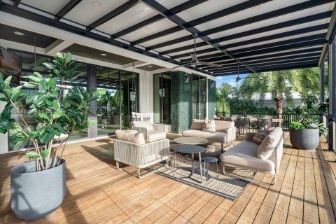 Villa ou maison à vendre à North Miami, Floride: 6 chambres, 450.95 m2 № 1996017 - photo 9