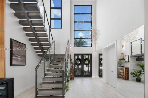 Villa ou maison à vendre à North Miami, Floride: 6 chambres, 450.95 m2 № 1996017 - photo 16