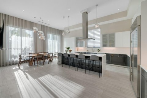 Villa ou maison à vendre à North Miami, Floride: 6 chambres, 450.95 m2 № 1996017 - photo 28