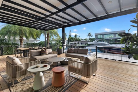 Villa ou maison à vendre à North Miami, Floride: 6 chambres, 450.95 m2 № 1996017 - photo 8