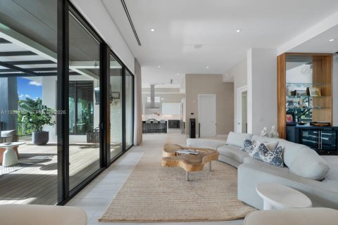 Villa ou maison à vendre à North Miami, Floride: 6 chambres, 450.95 m2 № 1996017 - photo 24
