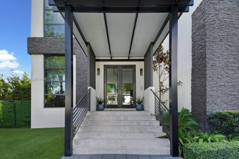 Villa ou maison à vendre à North Miami, Floride: 6 chambres, 450.95 m2 № 1996017 - photo 15