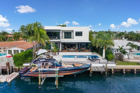 Villa ou maison à North Miami, Floride 6 chambres, 450.95 m2 № 1996017