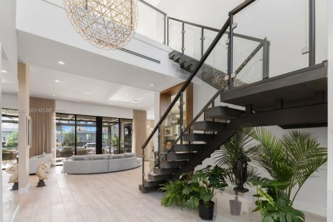 Villa ou maison à vendre à North Miami, Floride: 6 chambres, 450.95 m2 № 1996017 - photo 17