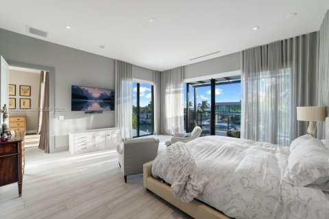 Villa ou maison à vendre à North Miami, Floride: 6 chambres, 450.95 m2 № 1996017 - photo 29