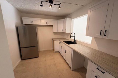 Condominio en venta en Lauderdale Lakes, Florida, 2 dormitorios, 93.83 m2 № 2146700 - foto 12