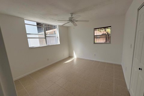Condominio en venta en Lauderdale Lakes, Florida, 2 dormitorios, 93.83 m2 № 2146700 - foto 18