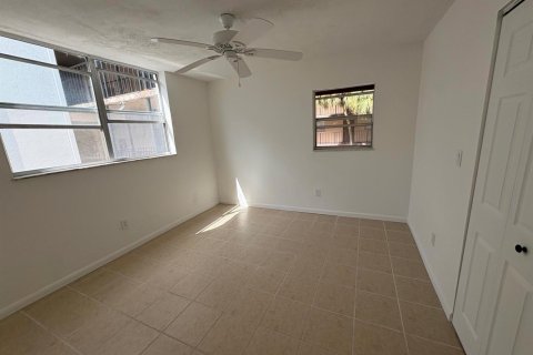 Condominio en venta en Lauderdale Lakes, Florida, 2 dormitorios, 93.83 m2 № 2146700 - foto 19