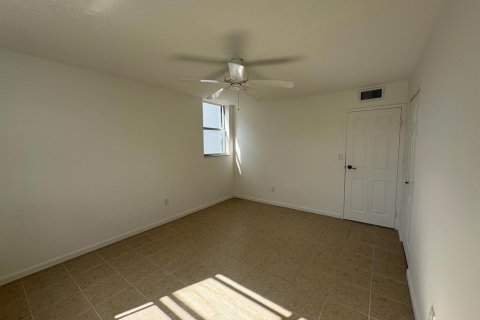 Condominio en venta en Lauderdale Lakes, Florida, 2 dormitorios, 93.83 m2 № 2146700 - foto 16