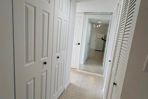 Condominio en venta en Lauderdale Lakes, Florida, 2 dormitorios, 93.83 m2 № 2146700 - foto 28