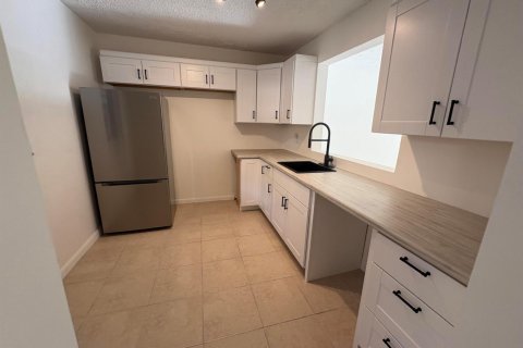 Condominio en venta en Lauderdale Lakes, Florida, 2 dormitorios, 93.83 m2 № 2146700 - foto 10