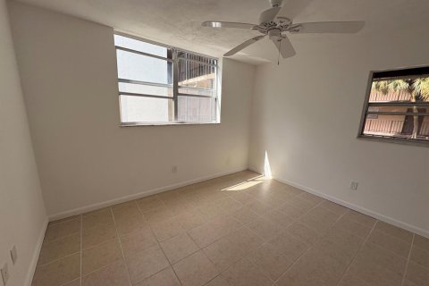 Condominio en venta en Lauderdale Lakes, Florida, 2 dormitorios, 93.83 m2 № 2146700 - foto 20