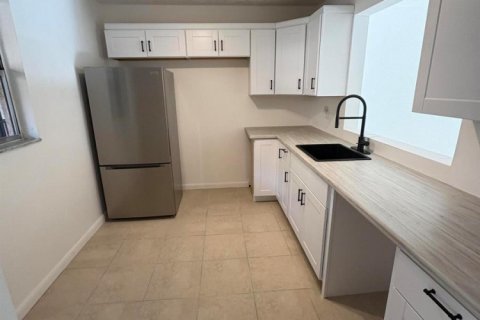 Condominio en venta en Lauderdale Lakes, Florida, 2 dormitorios, 93.83 m2 № 2146700 - foto 13