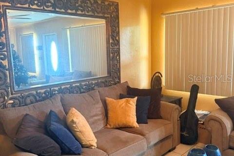 House in Saint Petersburg, Florida 3 bedrooms, 149.48 sq.m. № 2110407 - photo 6