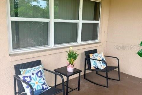 House in Saint Petersburg, Florida 3 bedrooms, 149.48 sq.m. № 2110407 - photo 2