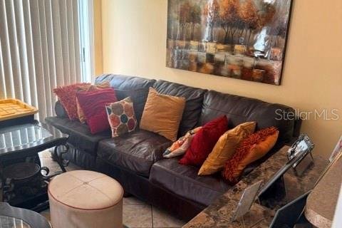 House in Saint Petersburg, Florida 3 bedrooms, 149.48 sq.m. № 2110407 - photo 10