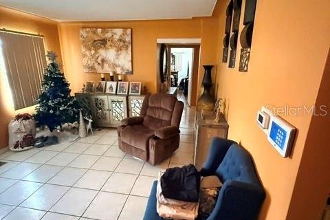 House in Saint Petersburg, Florida 3 bedrooms, 149.48 sq.m. № 2110407 - photo 12