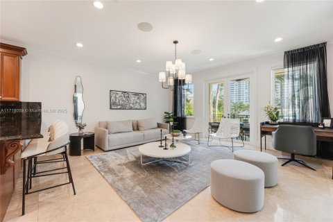 Casa en alquiler en Miami Beach, Florida, 7 dormitorios, 548.77 m2 № 1702990 - foto 14