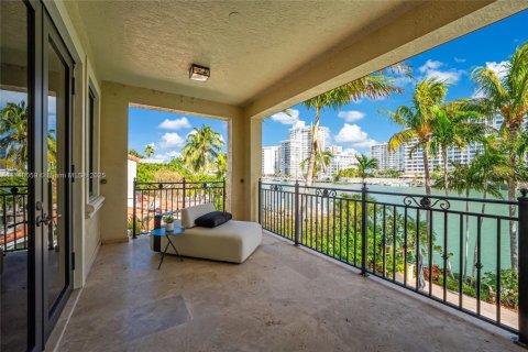 Casa en alquiler en Miami Beach, Florida, 7 dormitorios, 548.77 m2 № 1702990 - foto 26