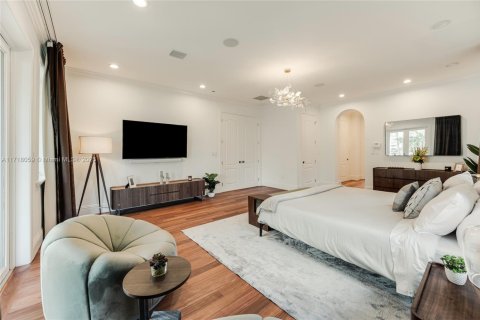 Casa en alquiler en Miami Beach, Florida, 7 dormitorios, 548.77 m2 № 1702990 - foto 23
