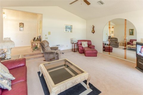 House in Spring Hill, Florida 3 bedrooms, 186.92 sq.m. № 2150782 - photo 24