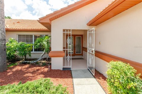 House in Spring Hill, Florida 3 bedrooms, 186.92 sq.m. № 2150782 - photo 3