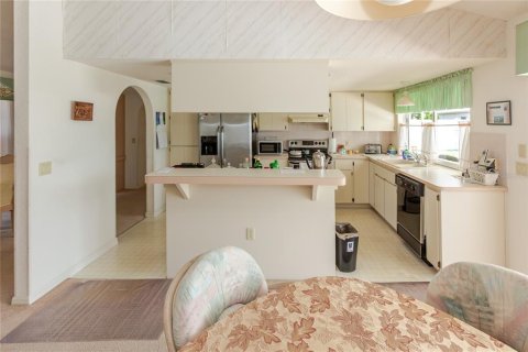 House in Spring Hill, Florida 3 bedrooms, 186.92 sq.m. № 2150782 - photo 10