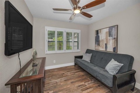 Condo in New Port Richey, Florida, 2 bedrooms  № 1844439 - photo 14