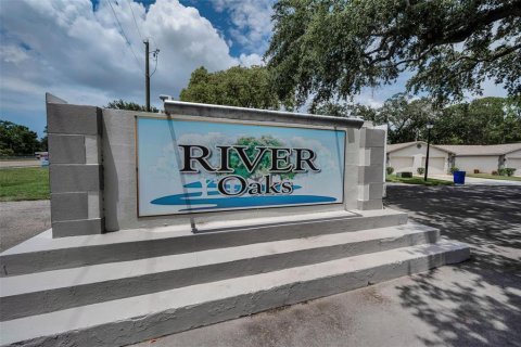 Condo in New Port Richey, Florida, 2 bedrooms  № 1844439 - photo 25