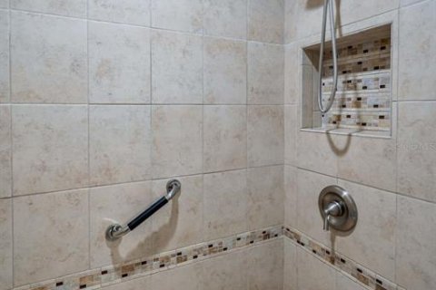 Condo in New Port Richey, Florida, 2 bedrooms  № 1844439 - photo 16