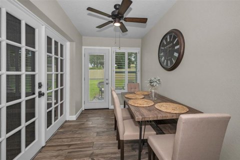 Condo in New Port Richey, Florida, 2 bedrooms  № 1844439 - photo 6