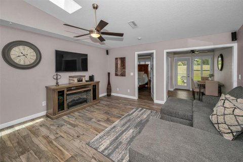 Condo in New Port Richey, Florida, 2 bedrooms  № 1844439 - photo 4