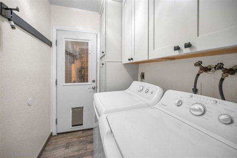 Condo in New Port Richey, Florida, 2 bedrooms  № 1844439 - photo 17