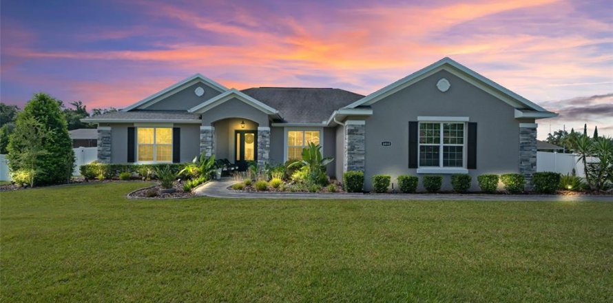 Casa en Ocala, Florida 4 dormitorios, 223.43 m2 № 2318948