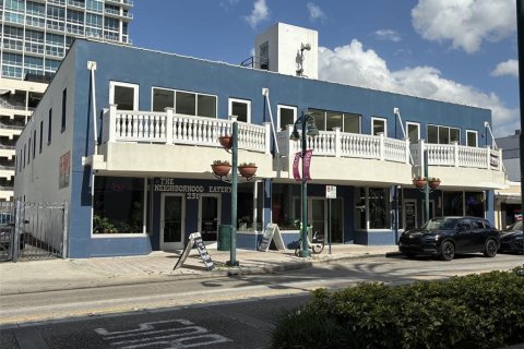 Propiedad comercial en alquiler en Orlando, Florida, 1292.36 m2 № 1829514 - foto 1