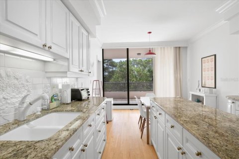 Condo in Longboat Key, Florida, 3 bedrooms  № 1906134 - photo 13