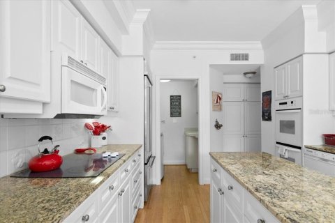 Condo in Longboat Key, Florida, 3 bedrooms  № 1906134 - photo 12