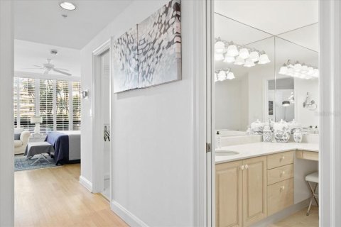 Condo in Longboat Key, Florida, 3 bedrooms  № 1906134 - photo 15