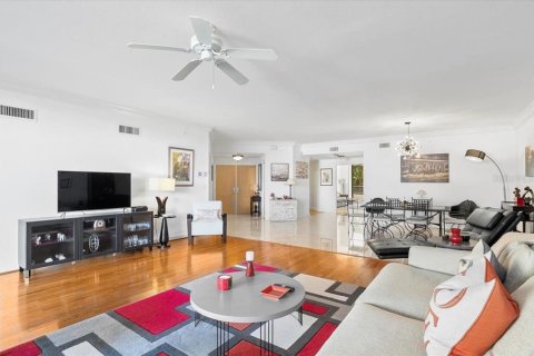 Condo in Longboat Key, Florida, 3 bedrooms  № 1906134 - photo 2